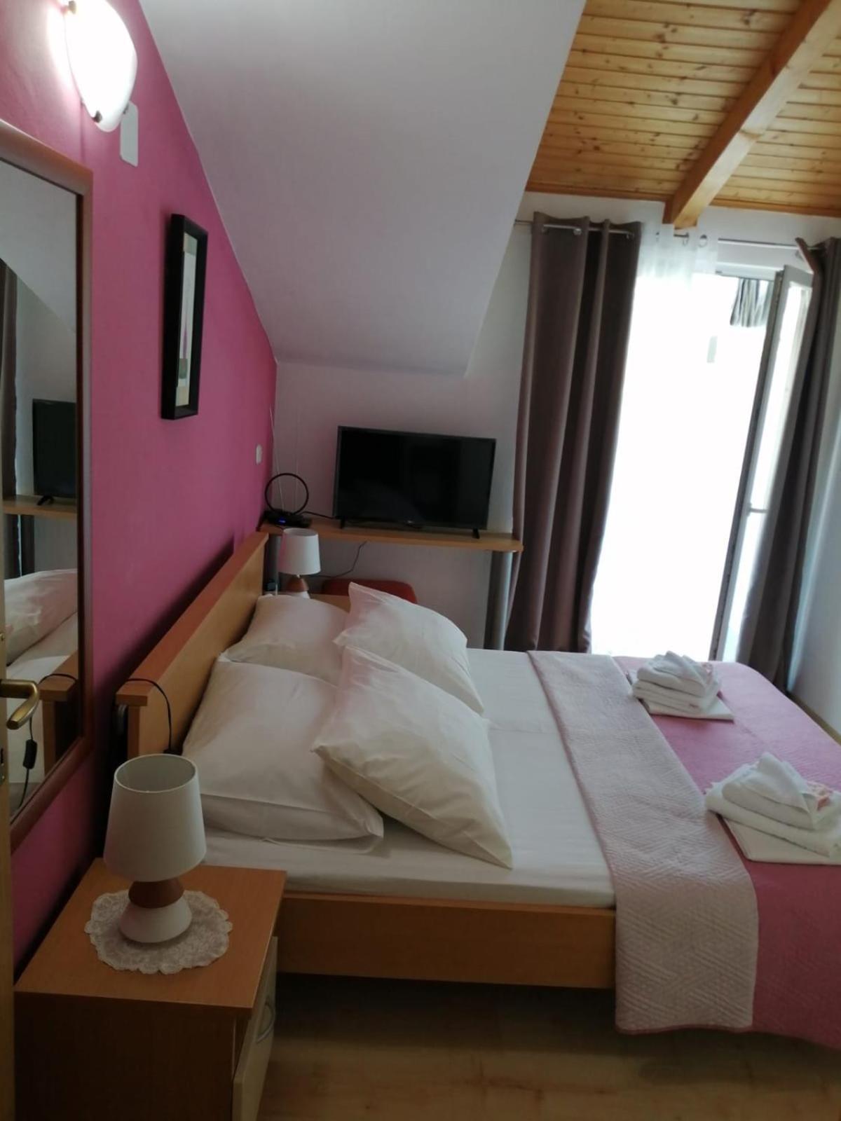 Mala Basina -Maslina Apartment Vrbanj Luaran gambar