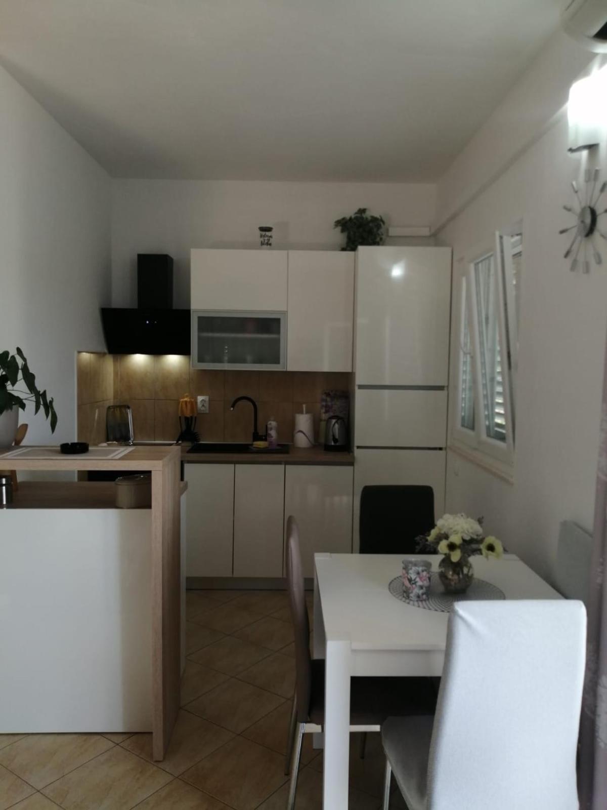 Mala Basina -Maslina Apartment Vrbanj Luaran gambar