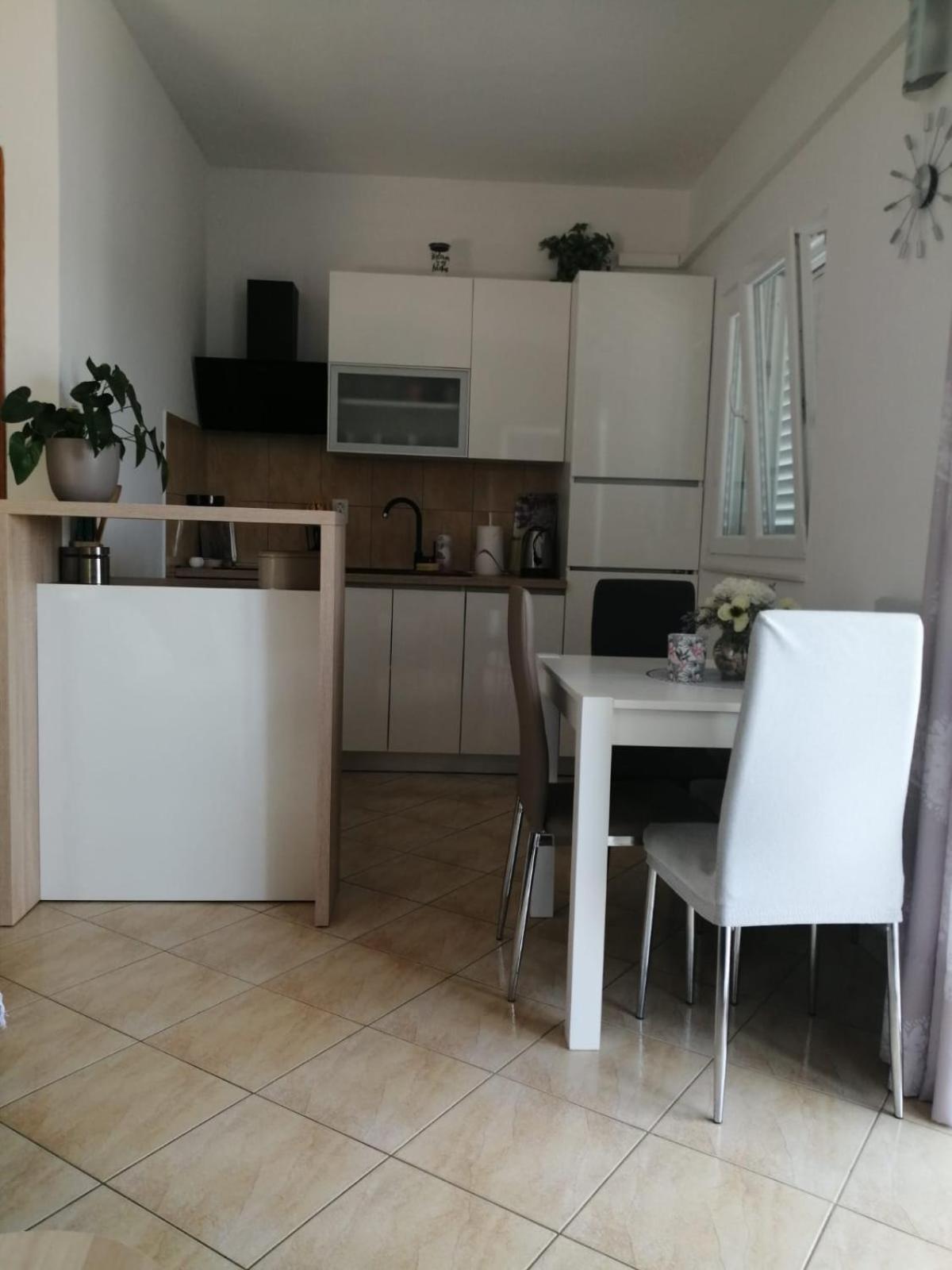Mala Basina -Maslina Apartment Vrbanj Luaran gambar