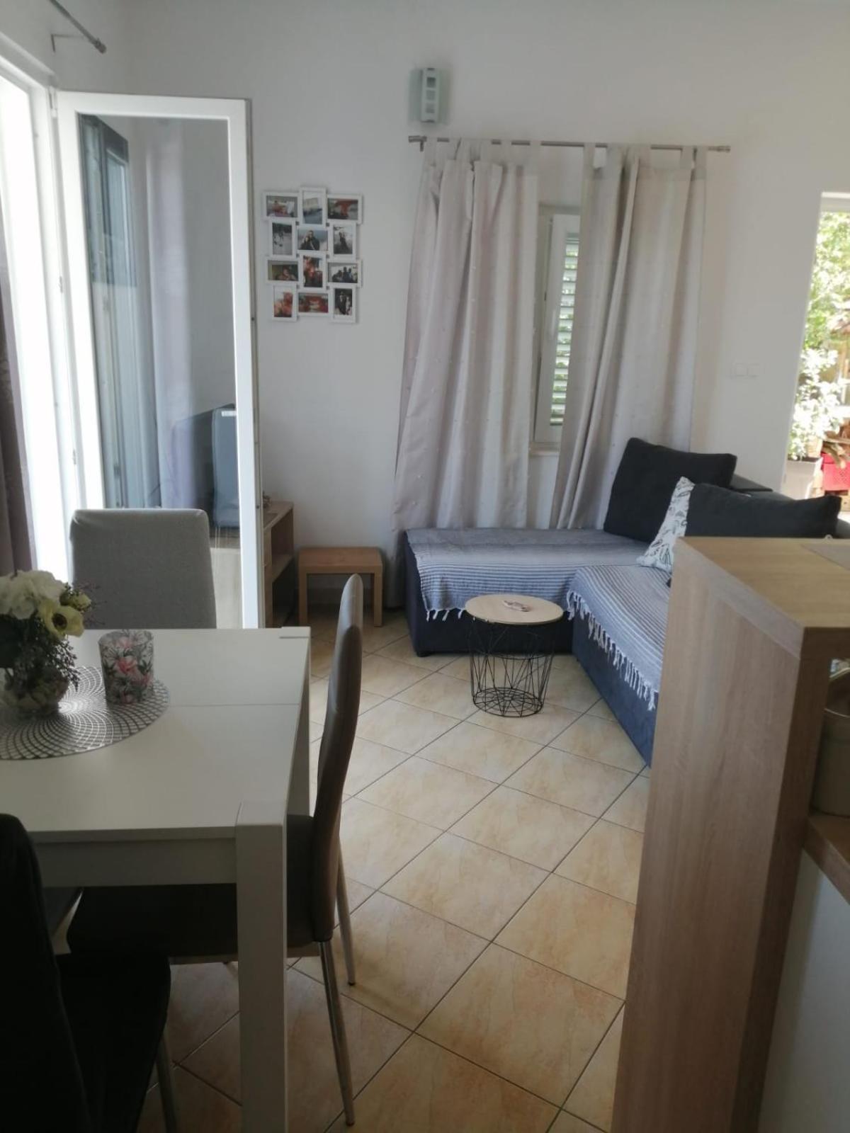 Mala Basina -Maslina Apartment Vrbanj Luaran gambar