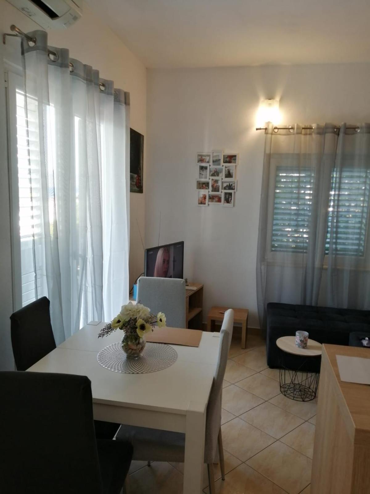Mala Basina -Maslina Apartment Vrbanj Luaran gambar