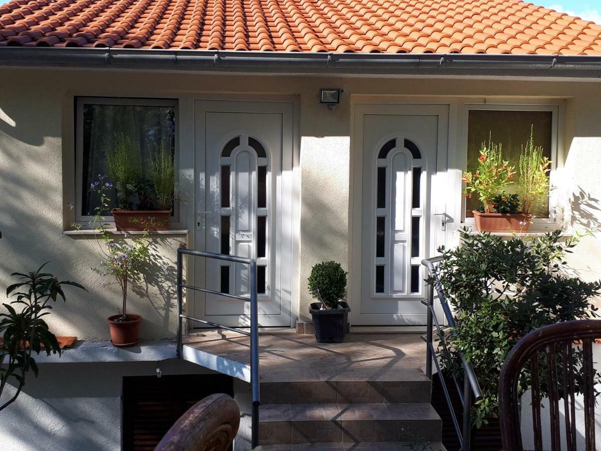 Mala Basina -Maslina Apartment Vrbanj Luaran gambar