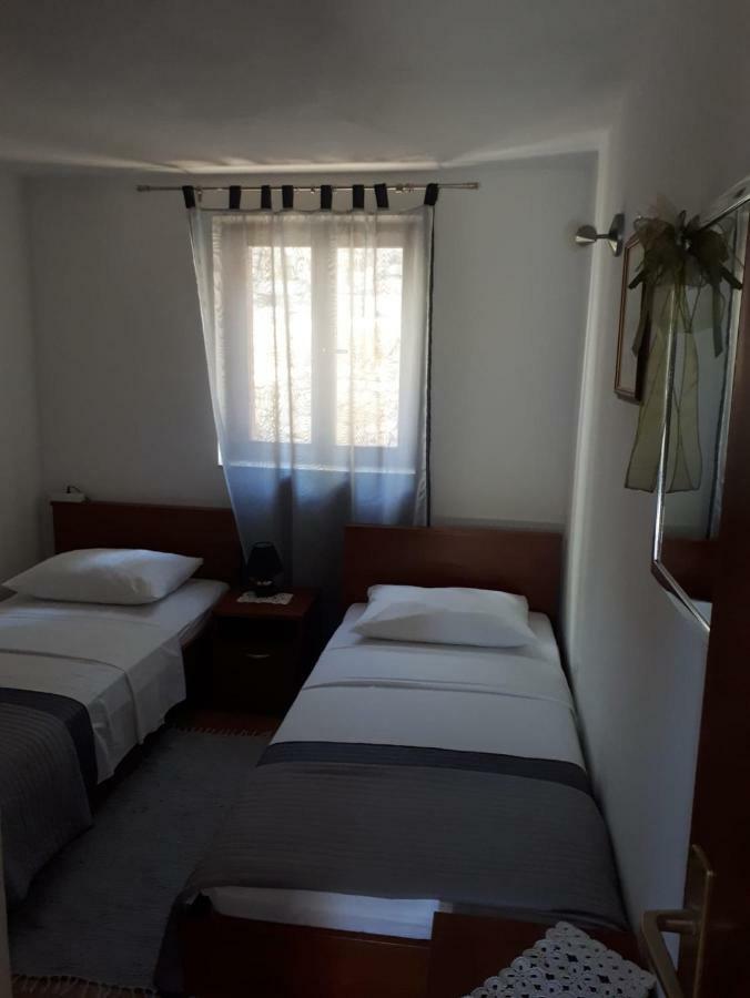 Mala Basina -Maslina Apartment Vrbanj Luaran gambar