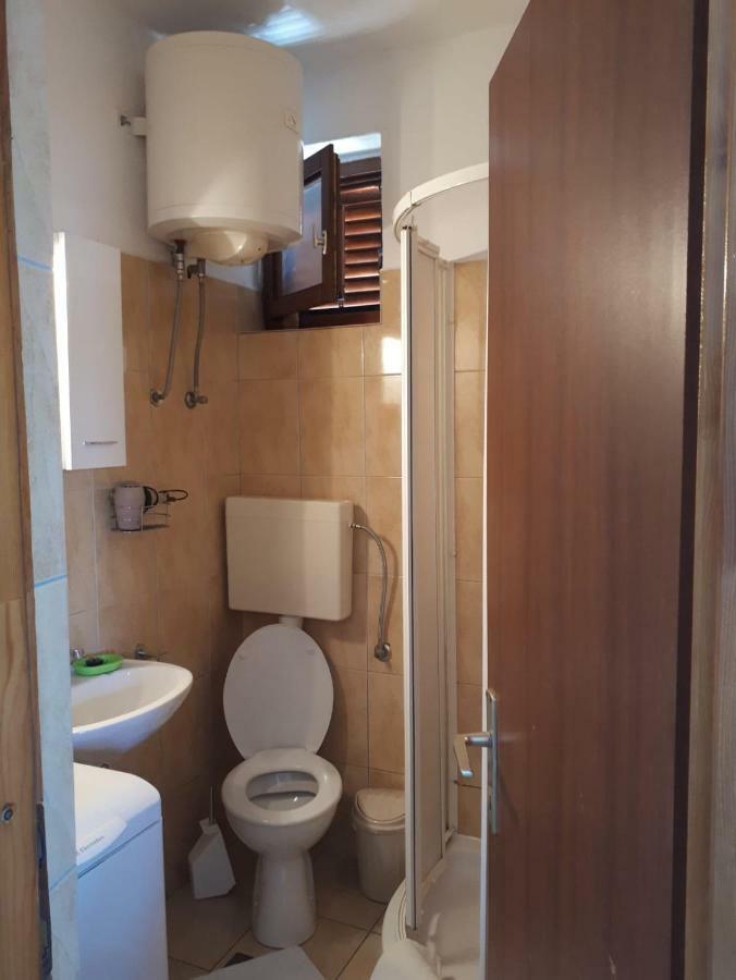 Mala Basina -Maslina Apartment Vrbanj Luaran gambar