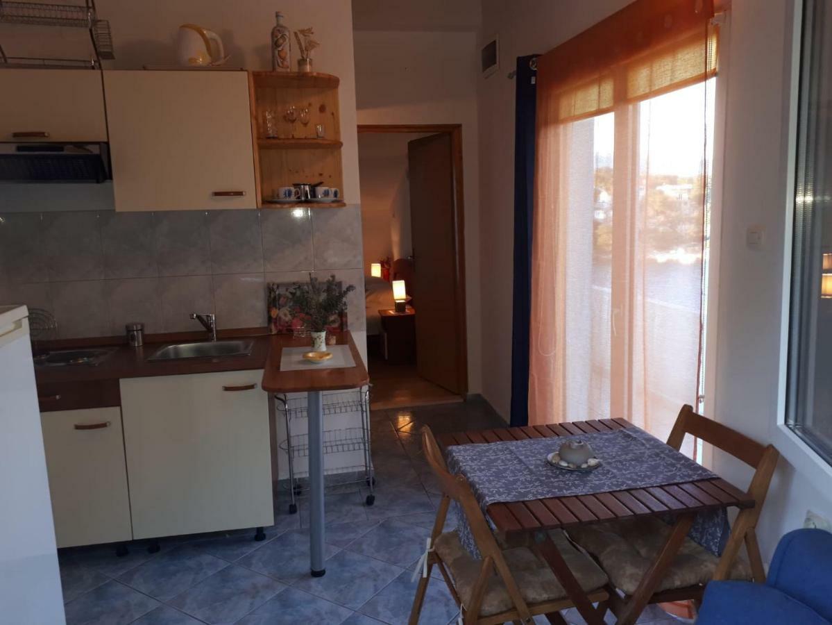 Mala Basina -Maslina Apartment Vrbanj Luaran gambar