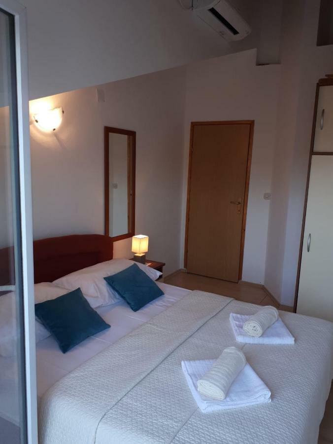 Mala Basina -Maslina Apartment Vrbanj Luaran gambar